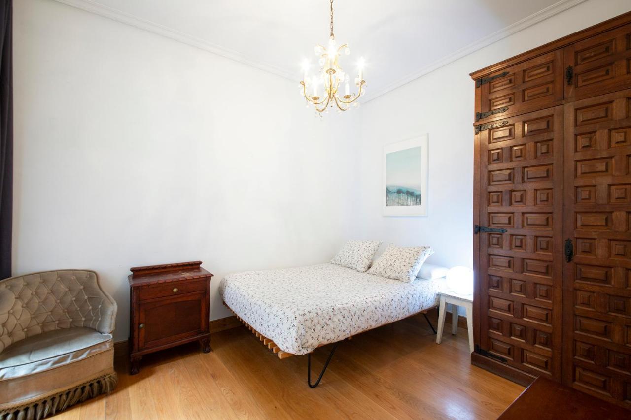 & - Neighbourhood Of Gros Apartamento